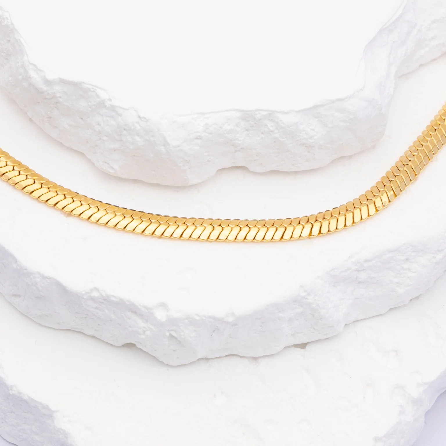 14k Cuban Link Bracelet - Effortless Style - Image 3