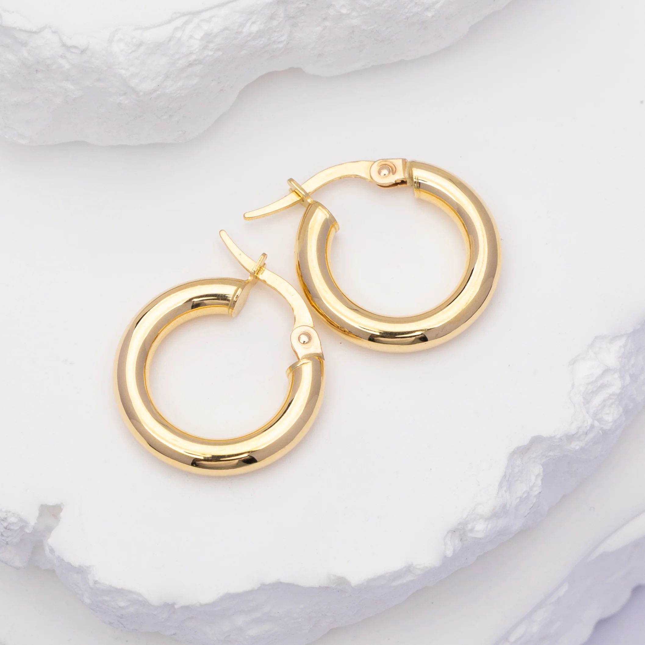 18k Bold Hoop Earrings – Double the Shine - Image 4