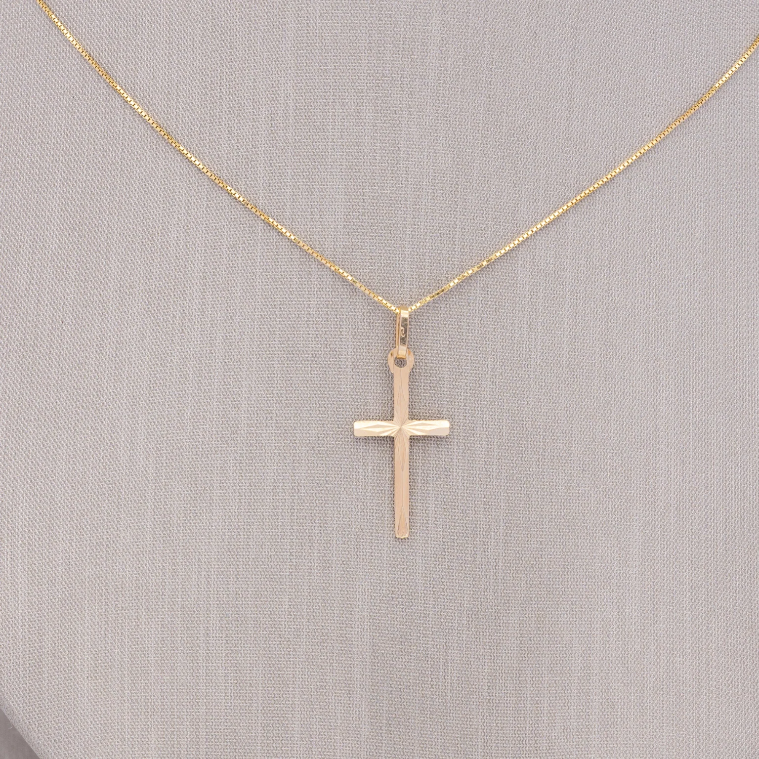 18k Cross Chain - Eternal Glow - Image 3