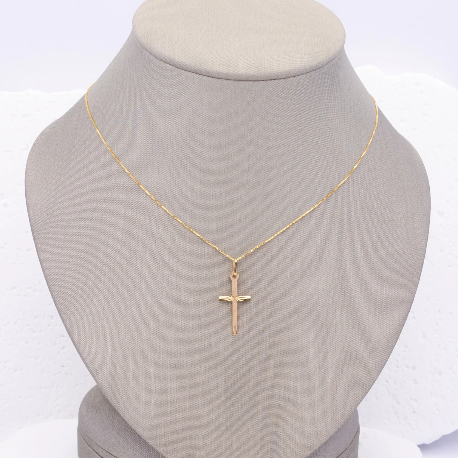 18k Cross Chain - Eternal Glow - Image 4