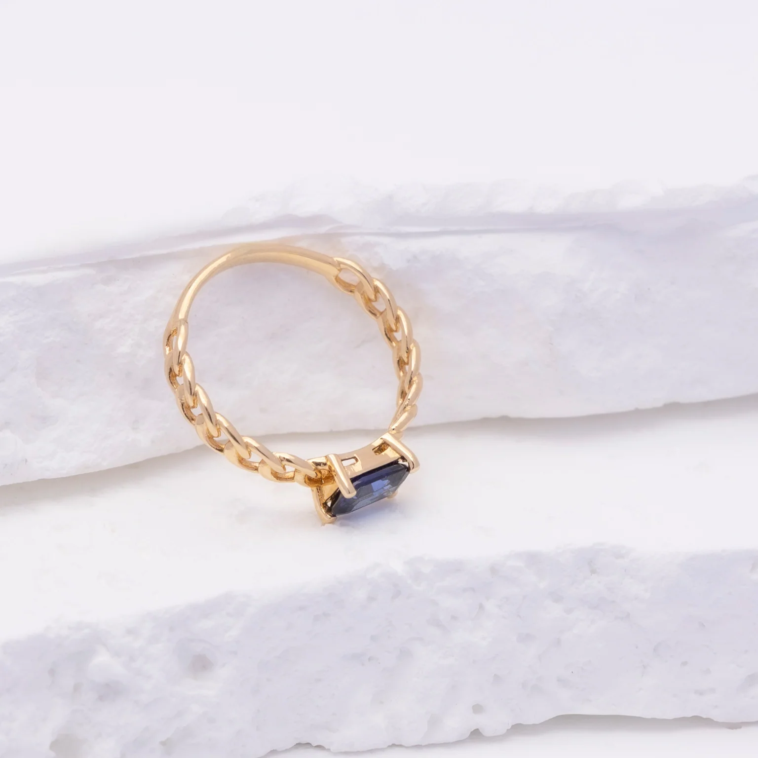 18k Designer Ring with Fine Ruby, Sapphire or Emerald - Luxury in Color - Image 6