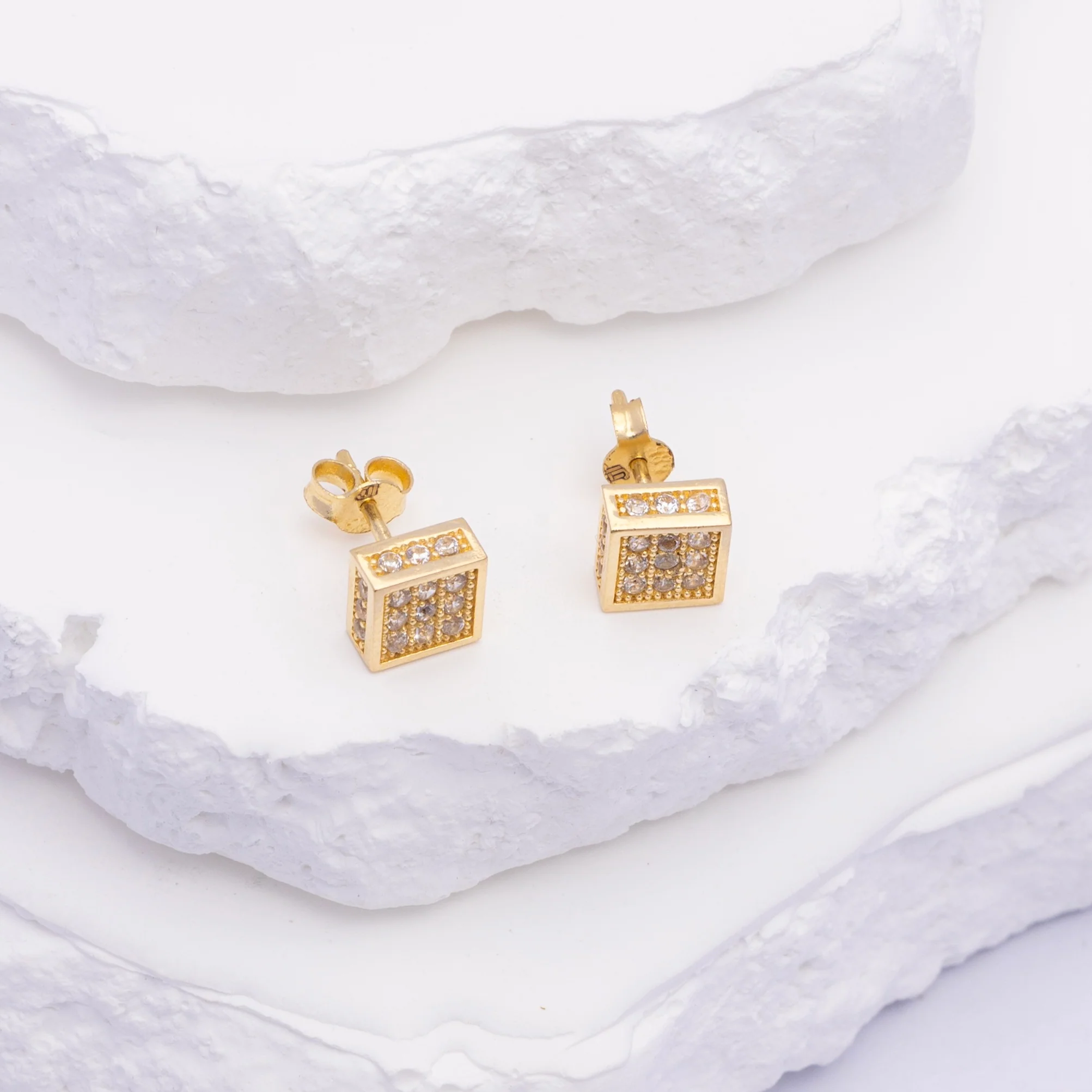 10k Square Earrings - Golden Geometry - Image 3