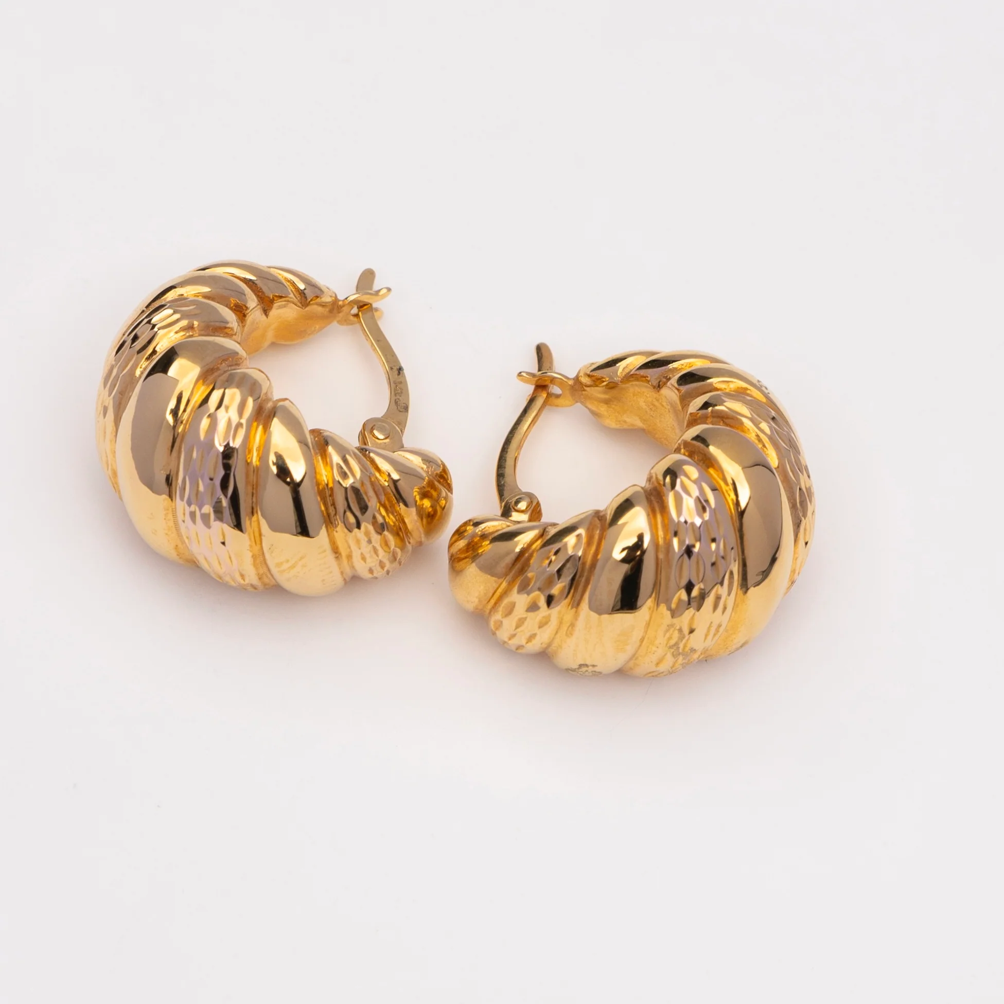 14k Hoop Earrings - Sea Shell - Image 3